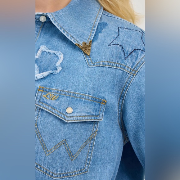 Wrangler x Lainey Wilson Starry Western Denim Snap Shirt - Picture 5 of 5